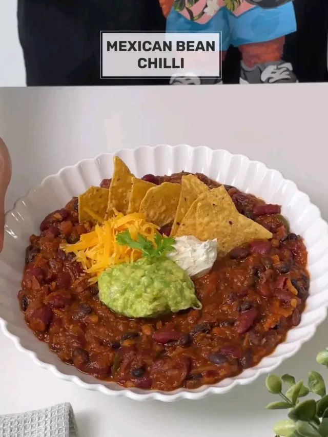 Exploring the Irresistible World of Mexican Bean Chilli