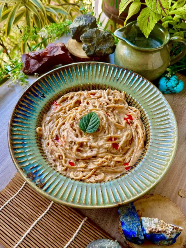 Elevate Your Pasta Game with Caramelized Onion Spaghetti